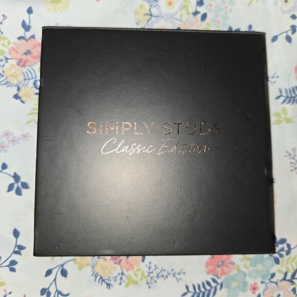 Simply Studs Bomb Party - Picture 3 of 3